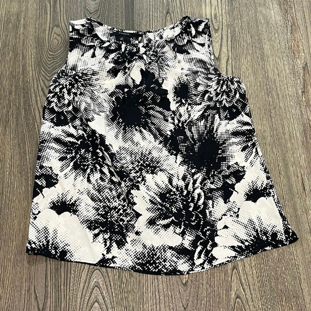 Talbots Sleeveless Floral Blouse Pleated Neckline Pullover Black White Size 10